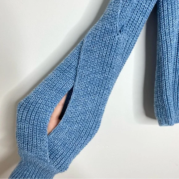 Lulu’s Artfully Inclined Open Shoulder Sweater Light Dusty Blue Knit NWT Small - Picture 7 of 13